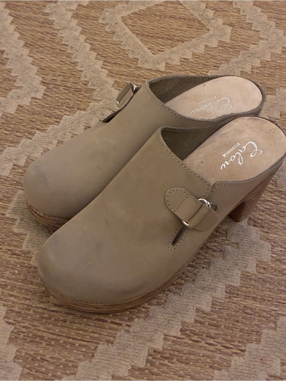 Calou stockholm Taupe Suede Buckle Clog Mule
